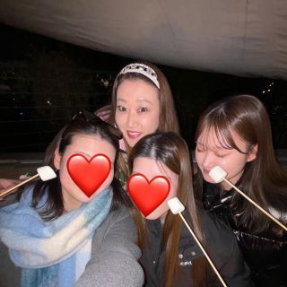 娘が大好きなジャイアンツのキャンプに合わせ、私はゴルフと温泉の旅😃宮崎へ！

昨日は楽しい夜になりました✨
娘達と姪も一緒に楽しい大人の夜を満喫！
できたでのポップコーンに、マシュマロ焼いて、焚き火があるだけで雰囲気が最高🩷
家でも作りたいと思いまーす！

そして暖かくなったら息子夫婦と孫達も連れてきたいなぁ😅
一緒に住んでいるだけに、孫と数日会えないだけで寂しいものです💦
嫁と孫にお土産を買って帰らなくっちゃ✨

#焚き火
#旅行
#宮崎
#宮崎キャンプ
#六星占術
#細木かおり