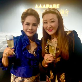 先日、紫藤尚代先生がデザインされているAAAPAREファッションショーにご招待いただきました✨
久しぶりにデヴィ夫人ともお会いでき、相変わらずパワフルで美しい夫人から元気をいただきました💕

そして世界から素晴らしいゲストの方々もたくさんいらしていて、素敵なショーを拝見でき刺激あり、学び多き時間を過ごせました。

ウェルカムドリンクの出汁も、春らしく桜の花びらが浮かび美味しいかったですし、ウェルカムスイーツの福みたらしさんのみたらし団子とも相性抜群😍
私も、毎朝いただいている出汁。無添加で塩分不使用！築地にある出汁スタンドのお店にもこだわりの出汁が手軽に飲めるので、皆様是非！足を運んでみてくださいね✨

#AAAPARE
#ファッションショー
#着物
#東京タワー
#六星占術
#細木かおり